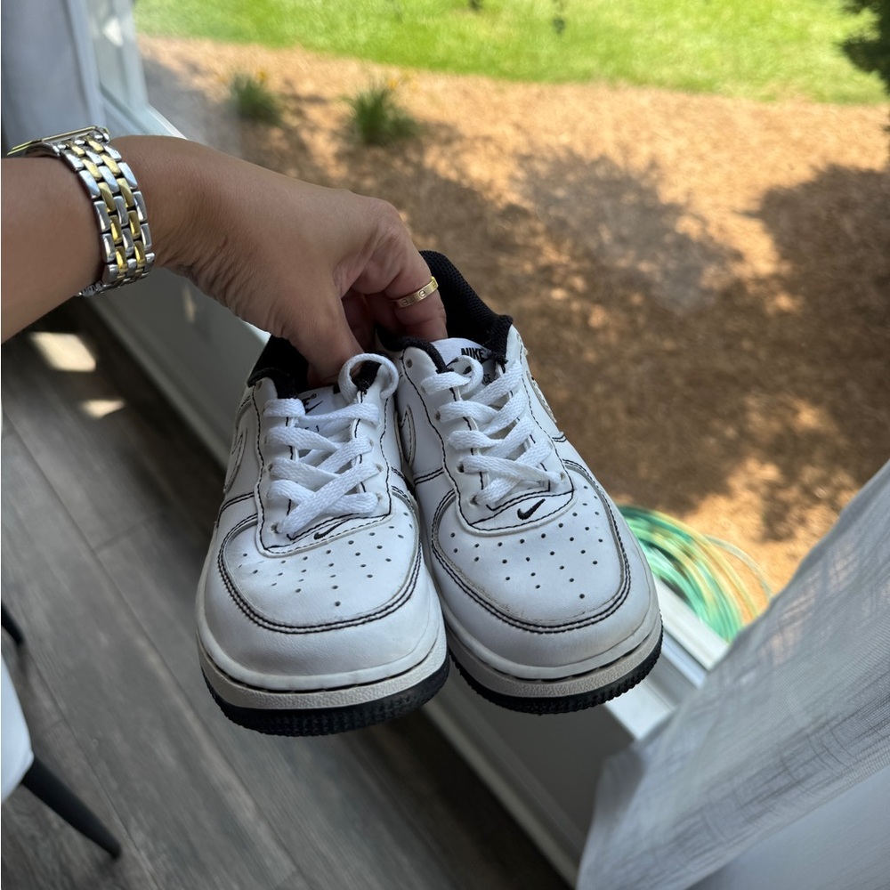 Nike forces, White Black Sneakers 11c - Picture 3 of 6